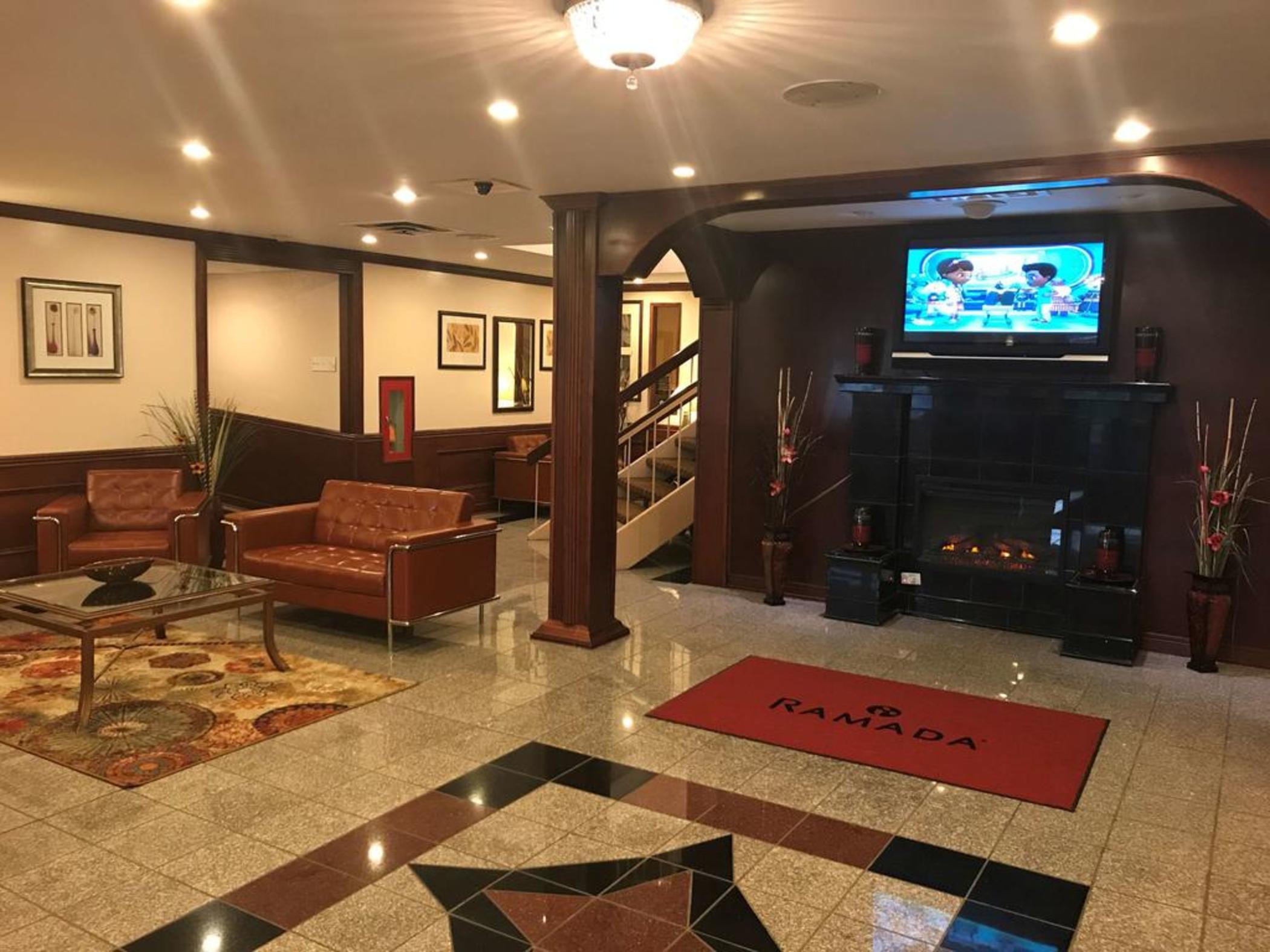 Ramada By Wyndham Albert Lea Zewnętrze zdjęcie
