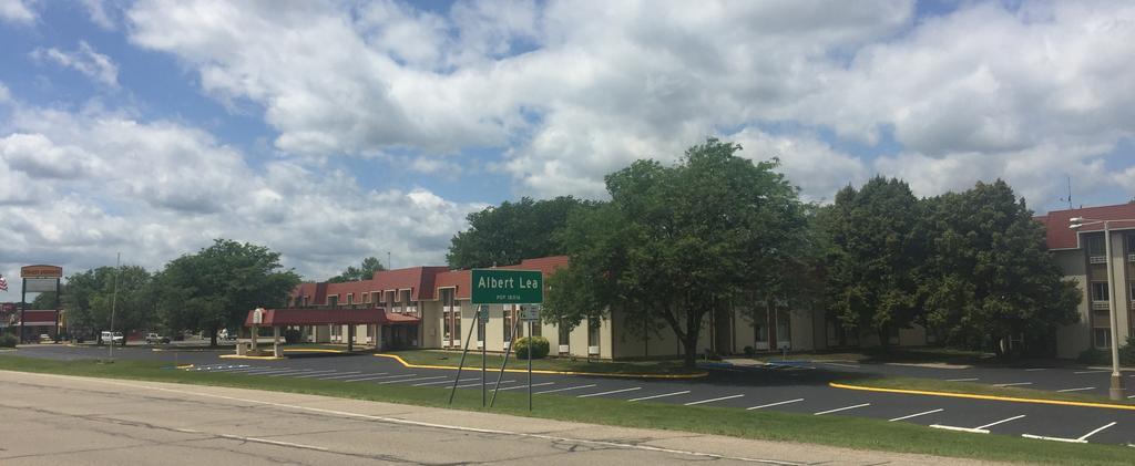 Ramada By Wyndham Albert Lea Zewnętrze zdjęcie