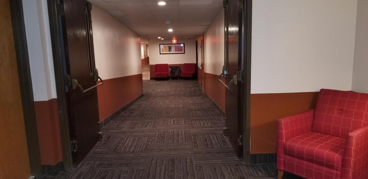 Ramada By Wyndham Albert Lea Zewnętrze zdjęcie