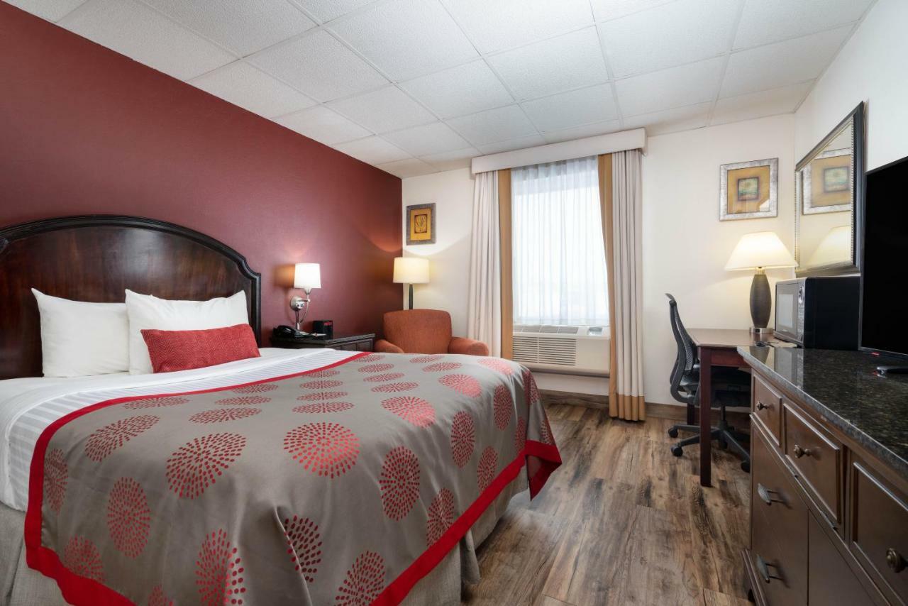 Ramada By Wyndham Albert Lea Zewnętrze zdjęcie