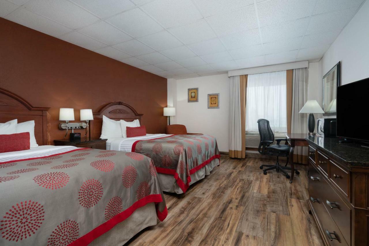 Ramada By Wyndham Albert Lea Zewnętrze zdjęcie