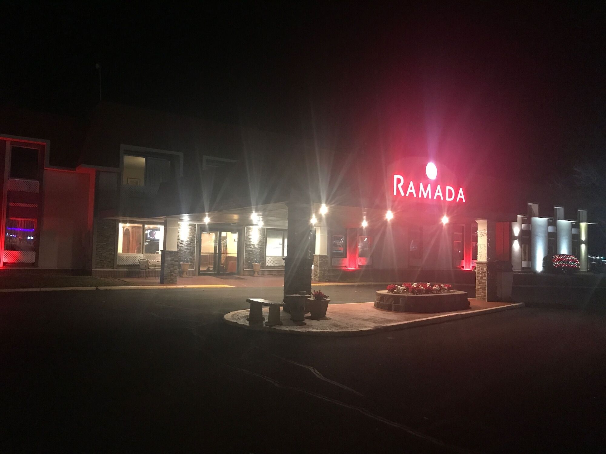 Ramada By Wyndham Albert Lea Zewnętrze zdjęcie