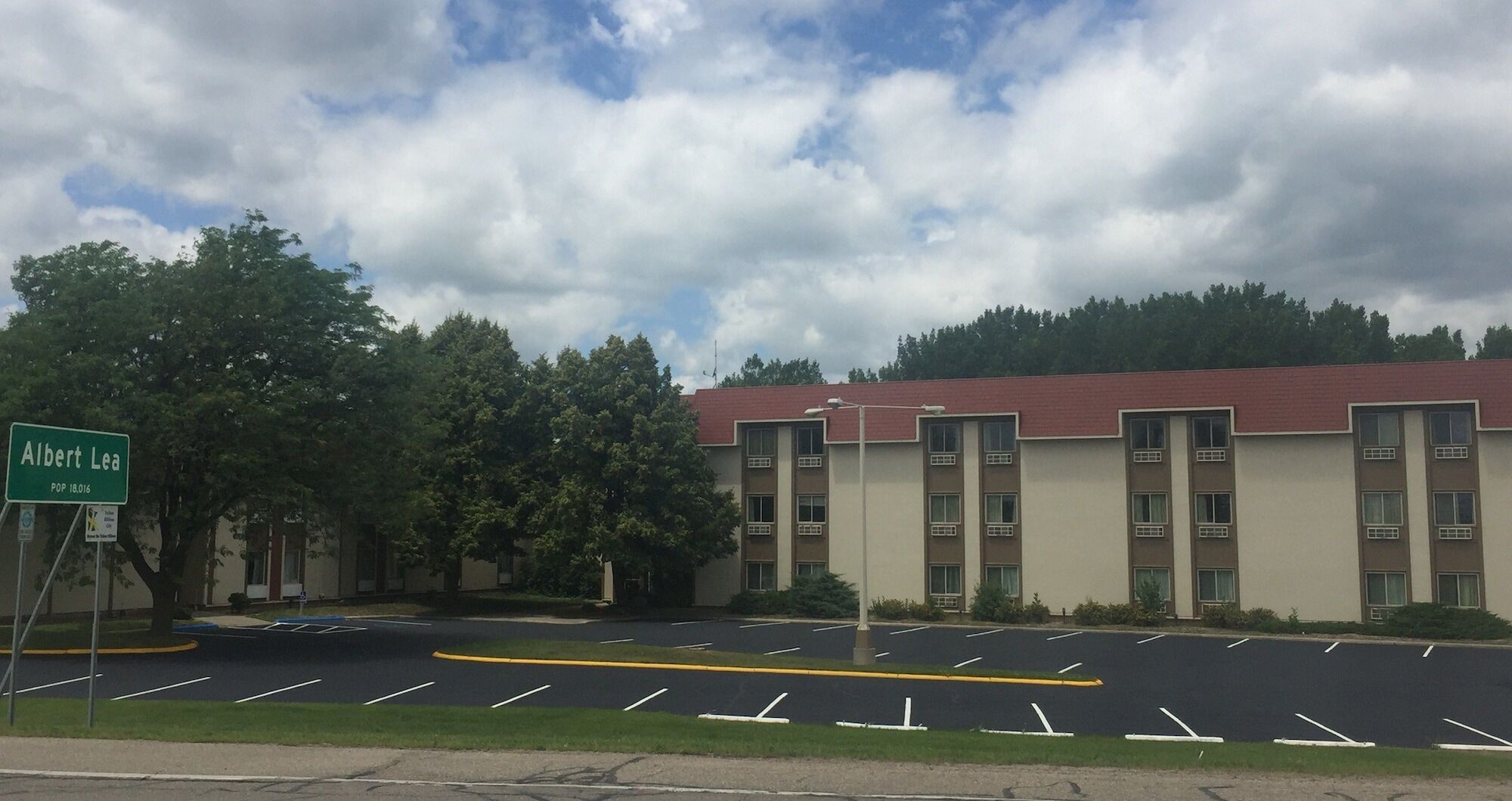 Ramada By Wyndham Albert Lea Zewnętrze zdjęcie